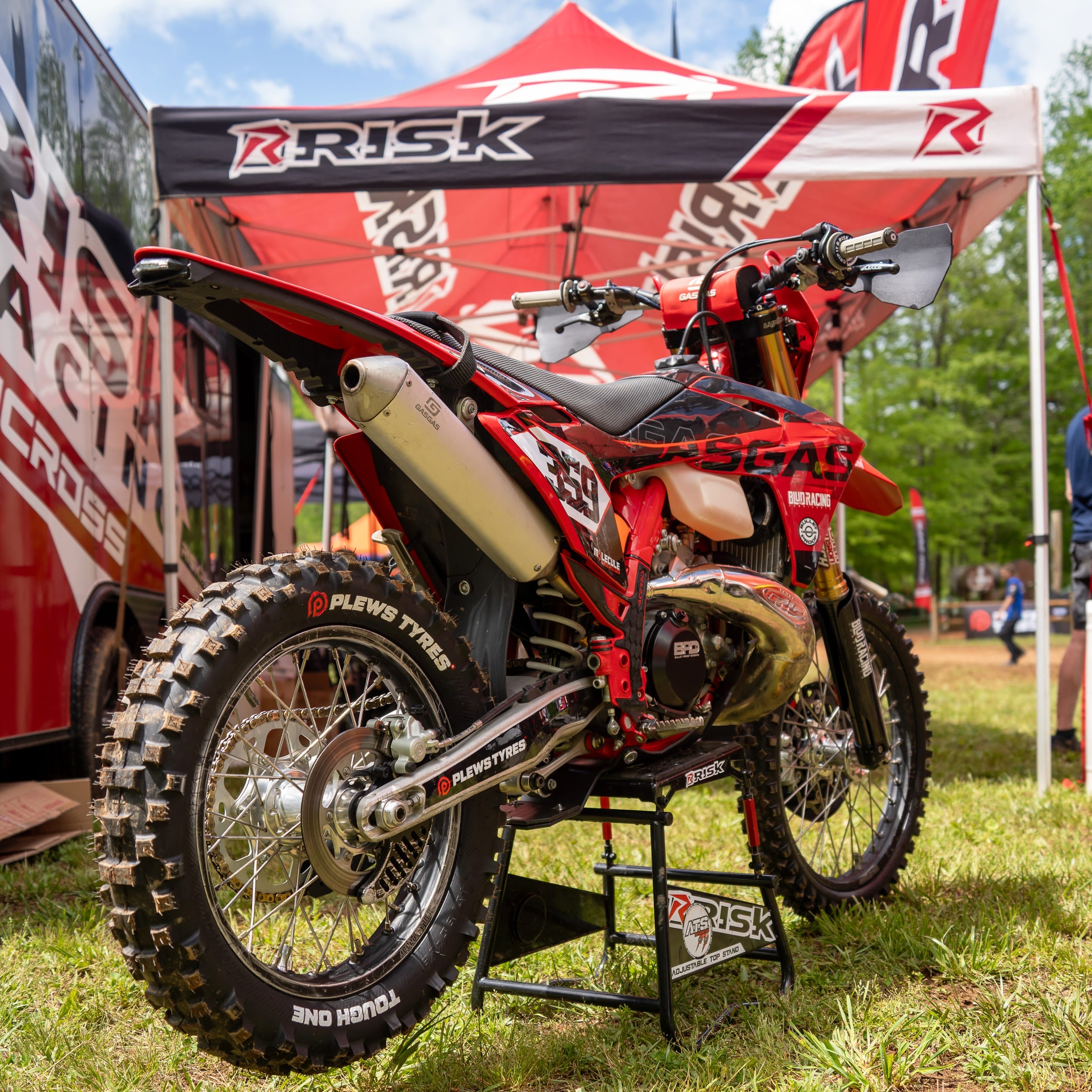 Plews Tyres - EN1 GRAND PRIX - EXTREME - THE TOUGH ONE "SPEC-B" - Gummy Enduro Rear Tire